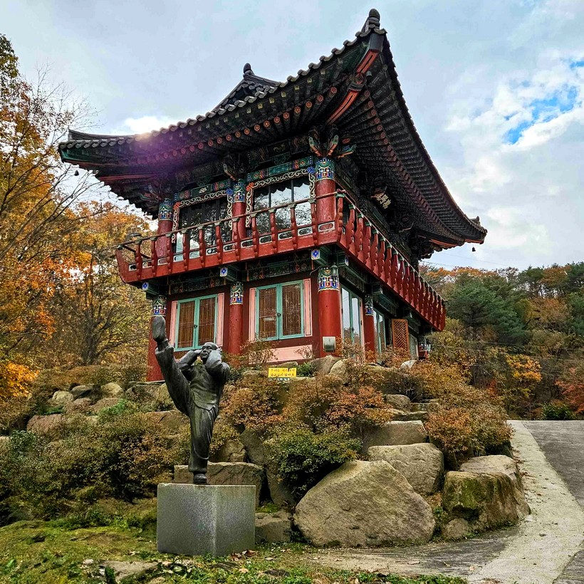 Голгулса (Golgulsa Temple)